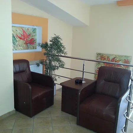 Гостевой дом Pensiunea Pura Vida 3*